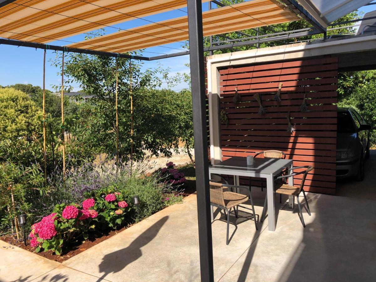 Pretty Little Thing Called Teranino Apartment Pula